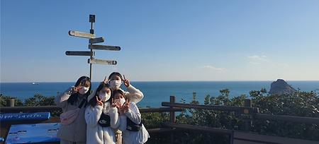 오륙도를 뒤로 하고 찍은 사진입니다